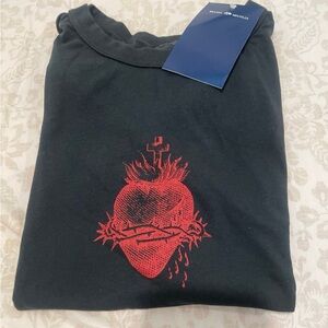 Brandy Melville heart thorn graphic tee